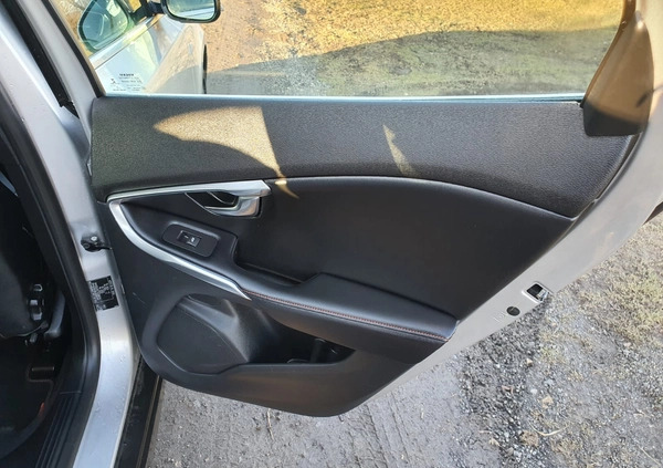 Volvo V40 cena 45900 przebieg: 57046, rok produkcji 2016 z Kisielice małe 379
